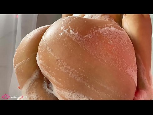 ❤️ Brunetta masturba la figa con il vibratore fino ad un intenso orgasmo sotto la doccia Video di sessoal it.pornohammer.ru ️❤