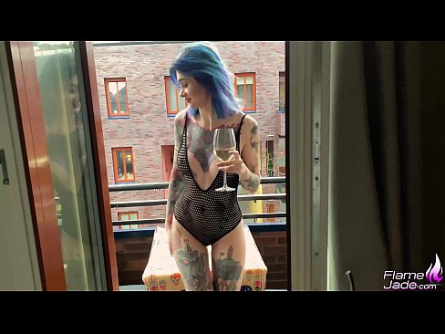 ❤️ Ragazza tremenda che succhia con un gulp e scopa appassionatamente sotto il cielo aperto Video di sessoal it.pornohammer.ru ️❤