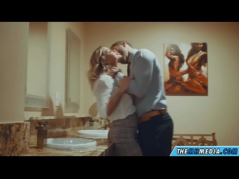❤️ Quando una bionda formosa ti seduce in un bagno pubblico Video di sessoal it.pornohammer.ru ️❤